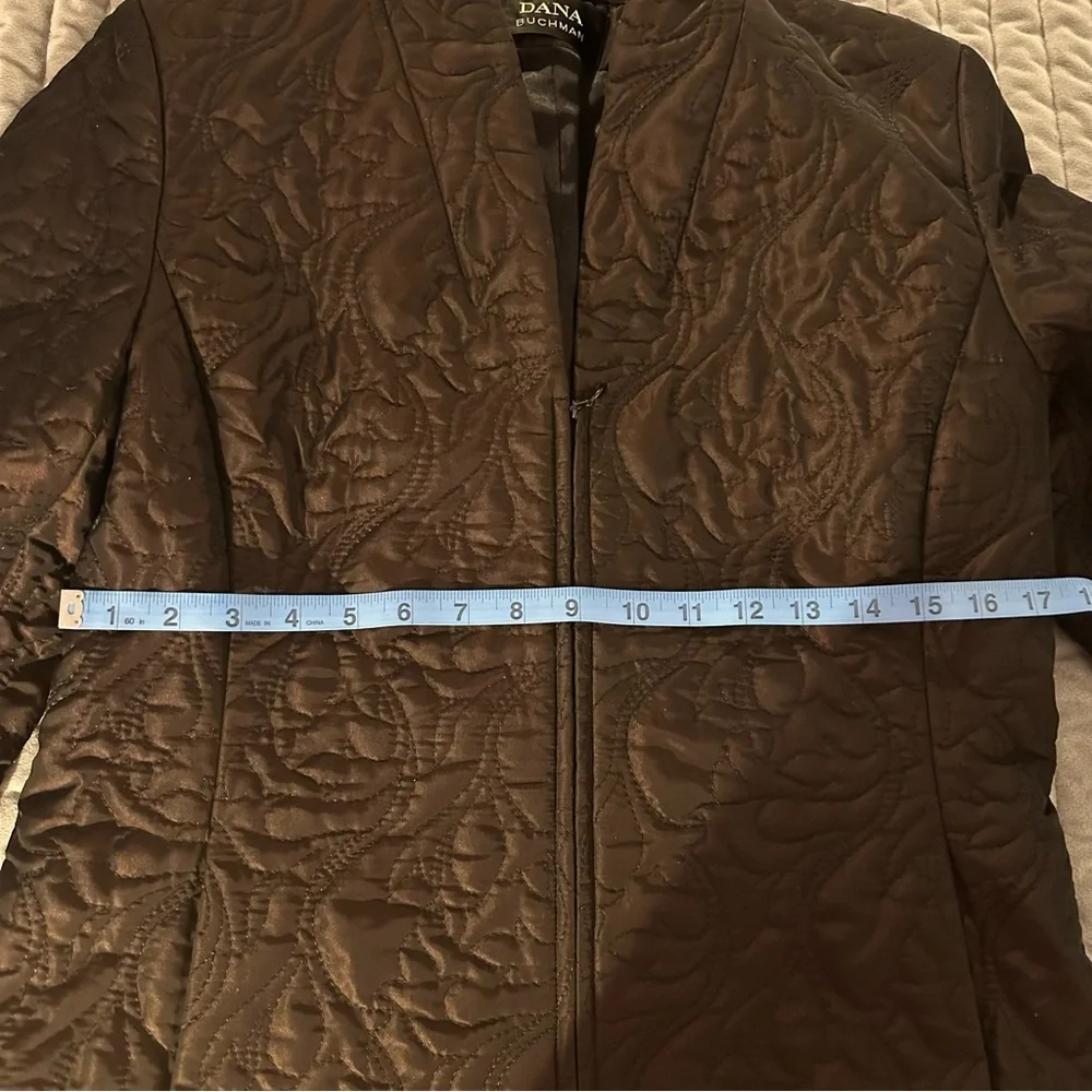Dana‎ Buchman brown/black iridescent quilted zip jacket. Size 8